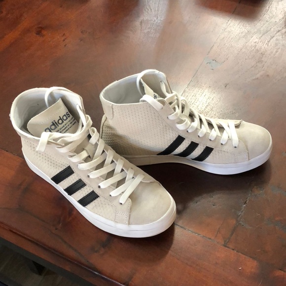 adidas Shoes - Like New! Adidas Court Vantage mid sneaker sz 6